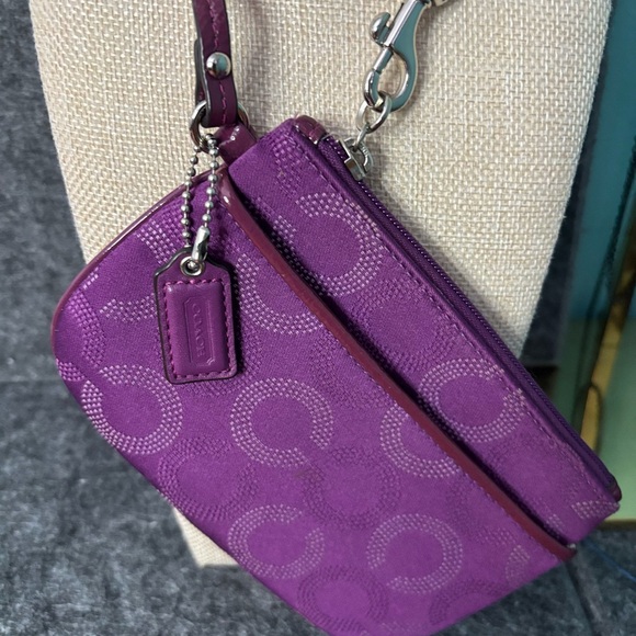 Coach Signature Sateen Wristlet NWOT - Picture 2 of 3